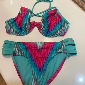 Body glove bikini like new D cup XS bottom
